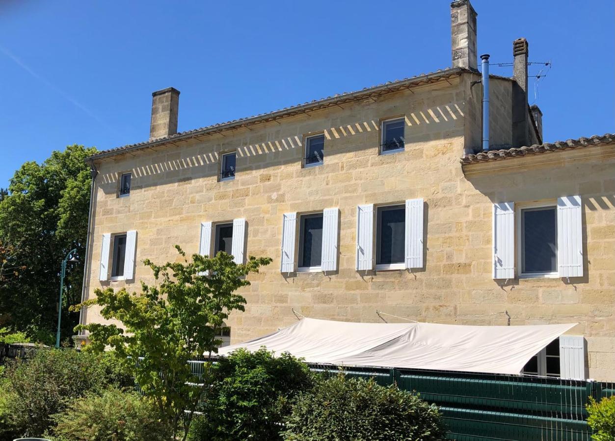 Le Numero 15 Saint-Seurin-sur-l'Isle Exterior photo